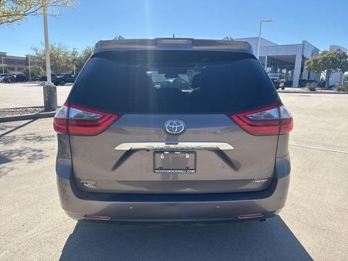 2020 Toyota Sienna Limited Premium