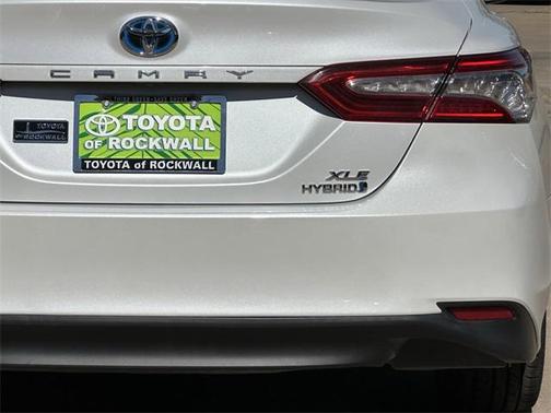 2020 Toyota Camry Hybrid XLE