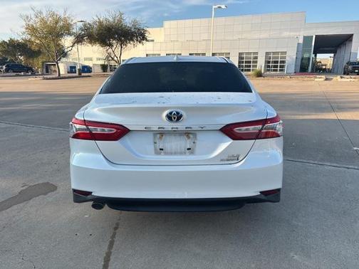 2020 Toyota Camry Hybrid XLE