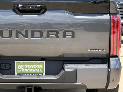 2025 Toyota Tundra Hybrid Platinum