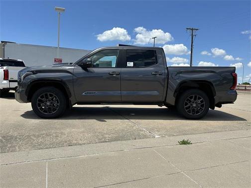 2025 Toyota Tundra Hybrid Platinum