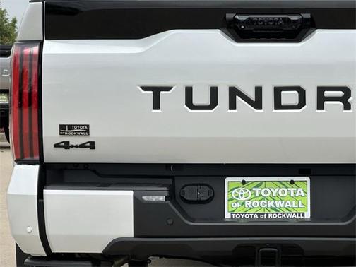 2025 Toyota Tundra Hybrid Platinum