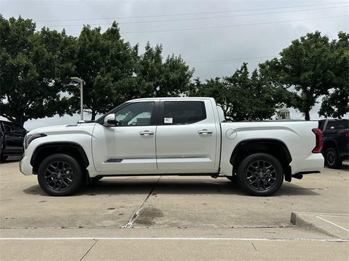 2025 Toyota Tundra Hybrid Platinum