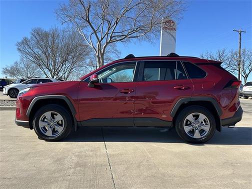 2024 Toyota RAV4 Hybrid XLE