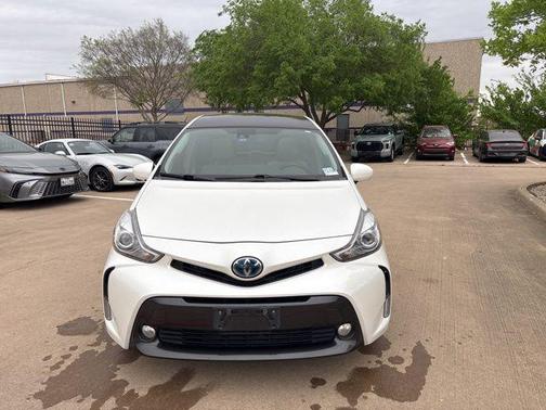Blizzard Pearl 2015 Toyota Prius v Five