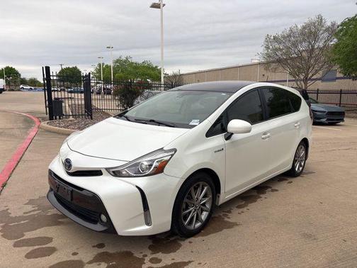 Blizzard Pearl 2015 Toyota Prius v Five