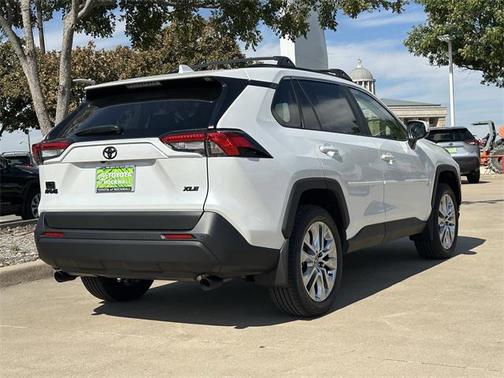 2025 Toyota RAV4 XLE Premium