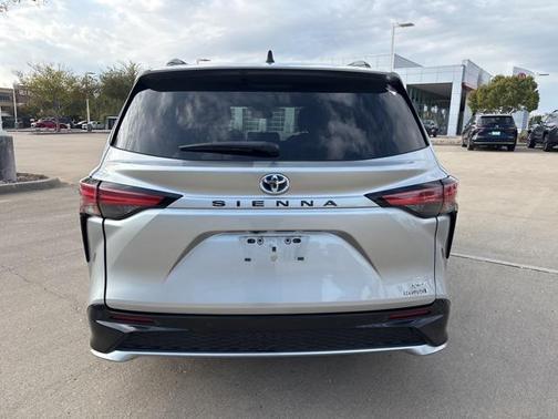 2021 Toyota Sienna XSE 7 Passenger