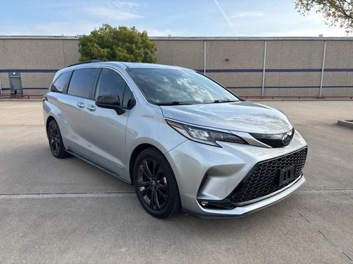 2021 Toyota Sienna XSE 7 Passenger