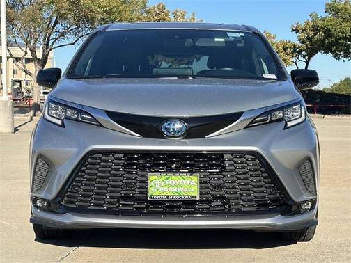 2021 Toyota Sienna XSE 7 Passenger