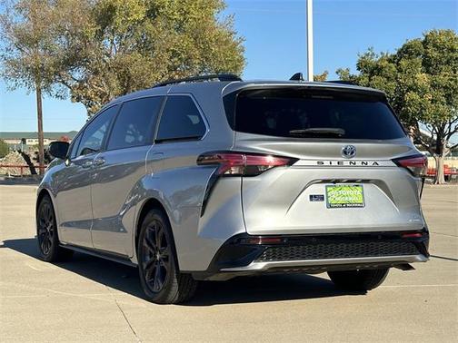 2021 Toyota Sienna XSE 7 Passenger