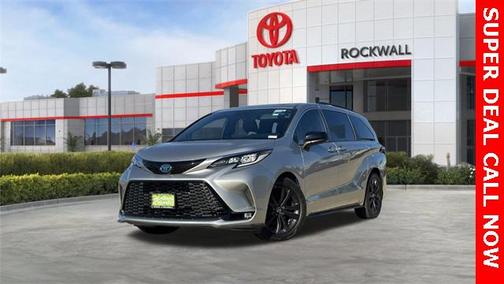 2021 Toyota Sienna XSE 7 Passenger