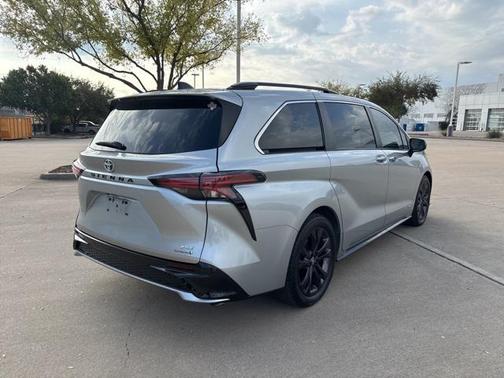 2021 Toyota Sienna XSE 7 Passenger