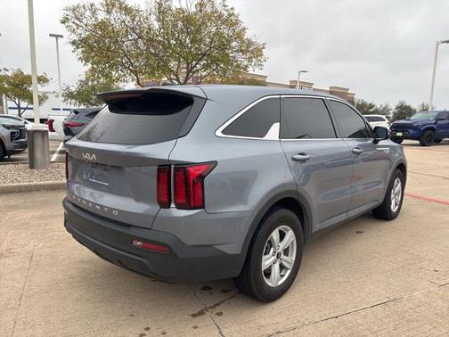 2022 Kia Sorento LX