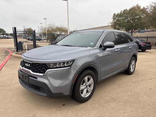 2022 Kia Sorento LX