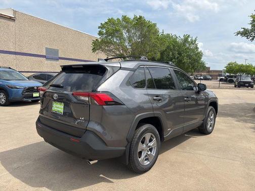 2025 Toyota RAV4 Hybrid LE