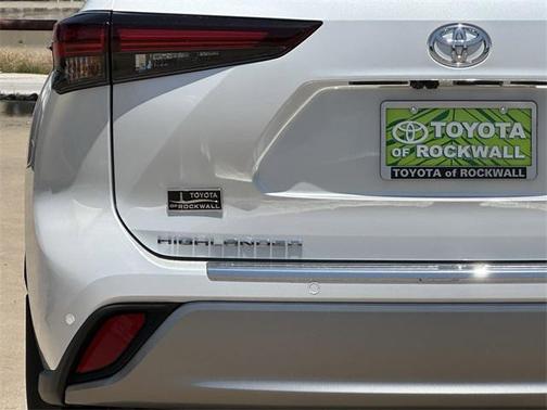 2025 Toyota Highlander Hybrid Platinum