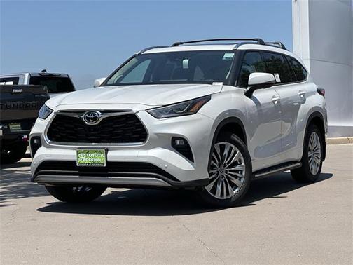 2025 Toyota Highlander Hybrid Platinum