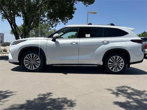 2025 Toyota Highlander Hybrid Platinum