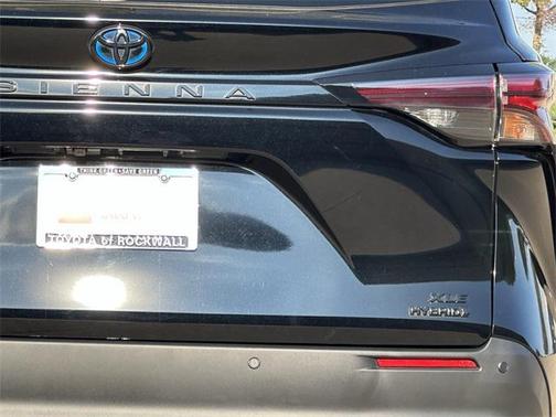 2024 Toyota Sienna Woodland Edition
