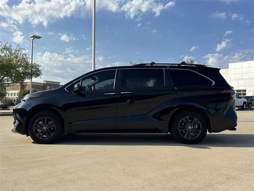 2024 Toyota Sienna Woodland Edition