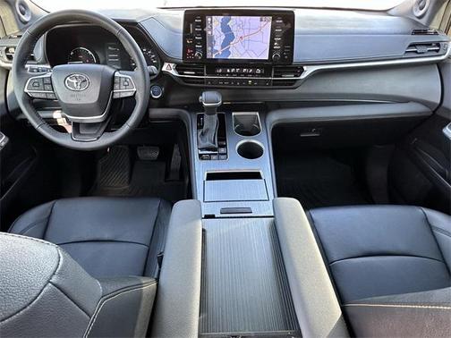 2024 Toyota Sienna Woodland Edition