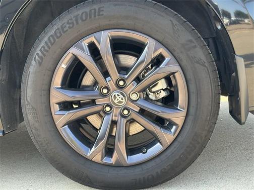 2024 Toyota Sienna Woodland Edition