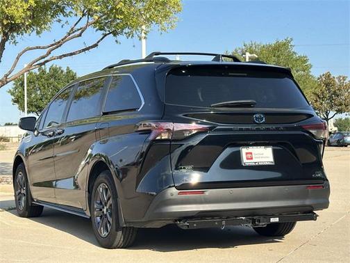 2024 Toyota Sienna Woodland Edition