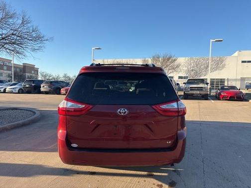 2017 Toyota Sienna LE