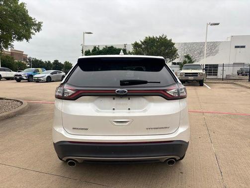 White Platinum Clearcoat Metallic 2018 Ford Edge Titanium