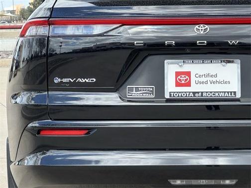 2025 Toyota Crown Signia XLE