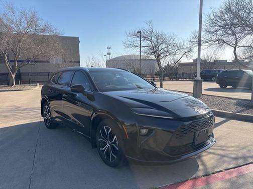 2025 Toyota Crown Signia XLE