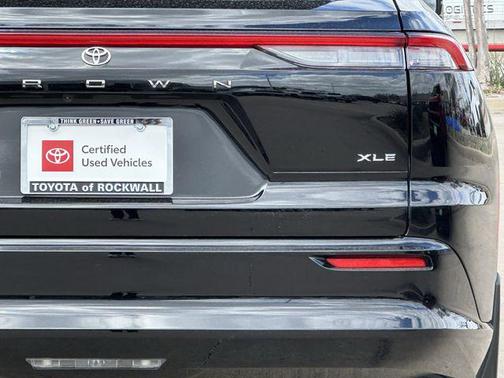 2025 Toyota Crown Signia XLE