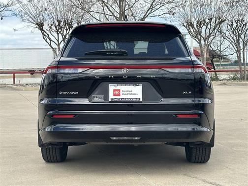 2025 Toyota Crown Signia XLE