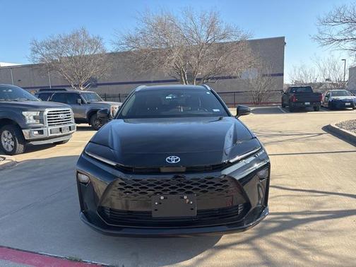 2025 Toyota Crown Signia XLE