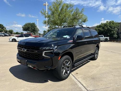 2023 Chevrolet Suburban 4WD Z71
