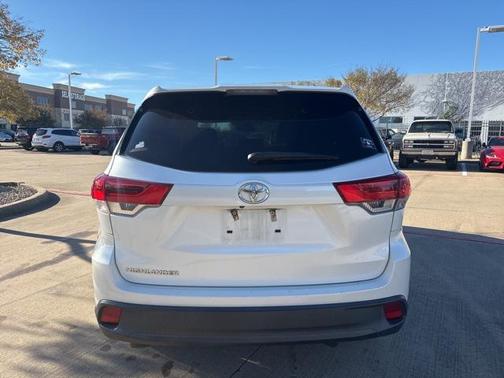 2018 Toyota Highlander LE