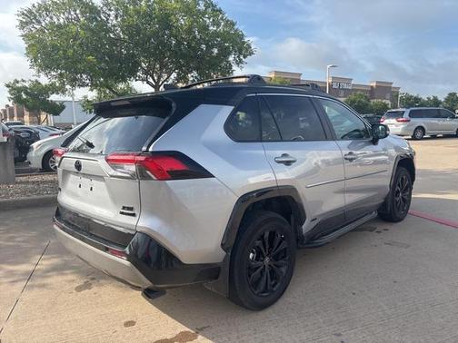 2023 Toyota RAV4 Hybrid SE
