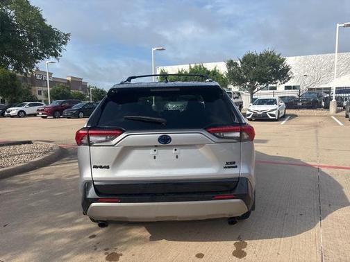 2023 Toyota RAV4 Hybrid SE