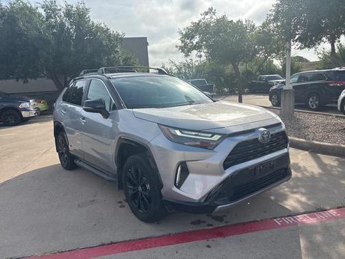 2023 Toyota RAV4 Hybrid SE