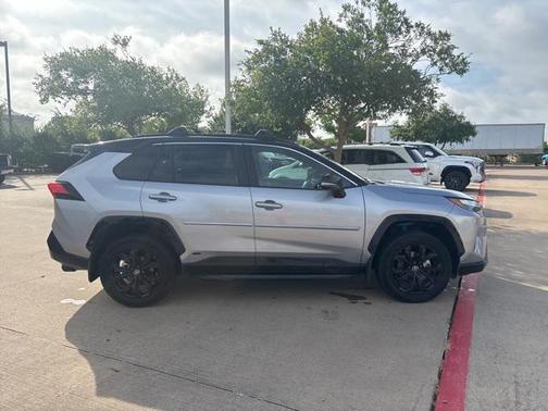 2023 Toyota RAV4 Hybrid SE