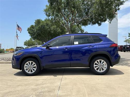 2025 Toyota Corolla Cross LE