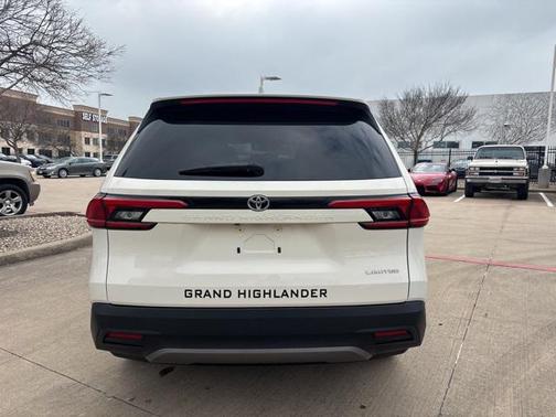 2024 Toyota Grand Highlander XLE