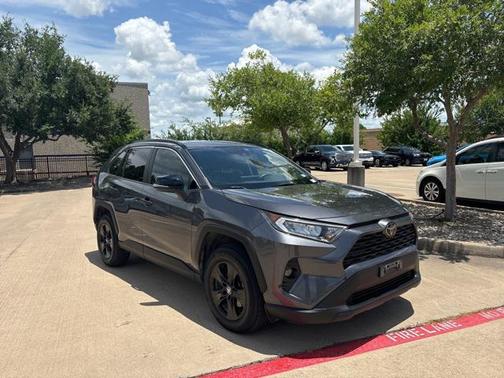2020 Toyota RAV4 XLE