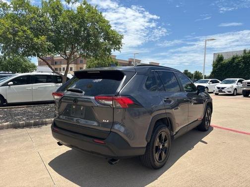 2020 Toyota RAV4 XLE