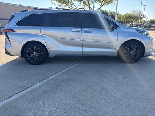 2024 Toyota Sienna XSE 7 Passenger