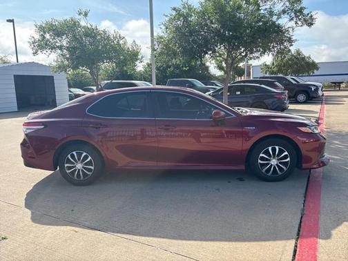 2019 Toyota Camry Hybrid LE