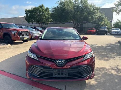 2019 Toyota Camry Hybrid LE