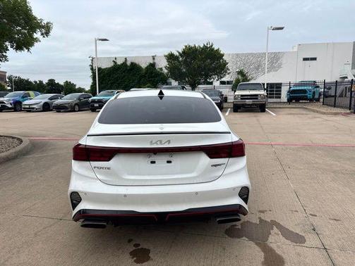 Snow White Pearl 2023 Kia Forte GT