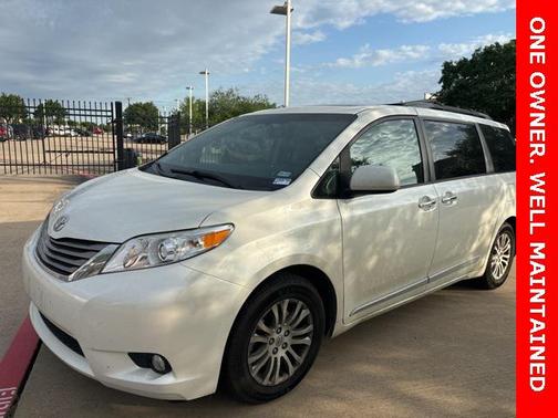 2017 Toyota Sienna XLE